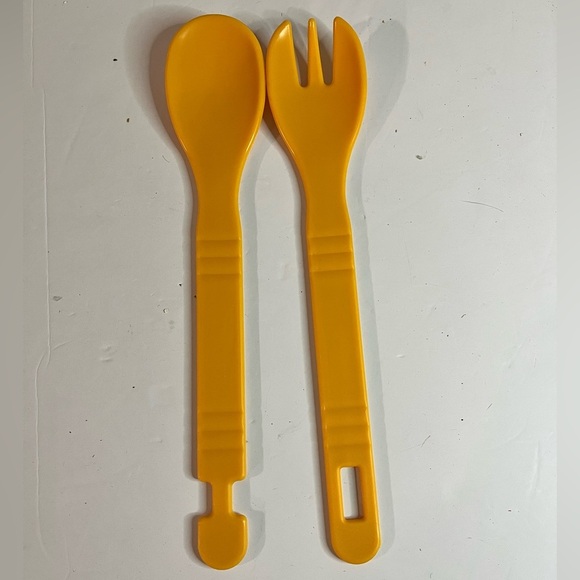 Vintage Blue Wicker Picnic Basket Set – 36+ Pieces Complete - Picture 12 of 16